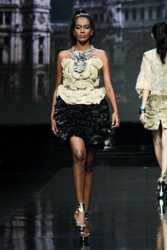 Danny Satriadi for Mazda MX-5 Magnificent. Jakarta Fashion Week 2012 at Pacific Place Ground Floor. Jakarta. [Foto: Mohammad Abduh/Wolipop]