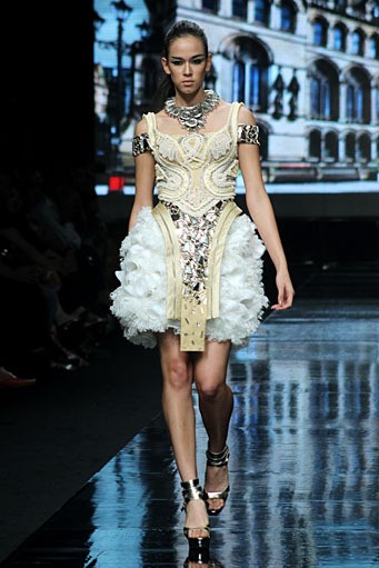 Danny Satriadi for Mazda MX-5 Magnificent. Jakarta Fashion Week 2012 at Pacific Place Ground Floor. Jakarta. [Foto: Mohammad Abduh/Wolipop]