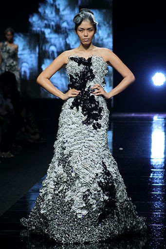 Imelda Kartini Baroque for Mazda8. Jakarta Fashion Week 2012 at Pacific Place Ground Floor. Jakarta. [Foto: Mohammad Abduh/Wolipop]