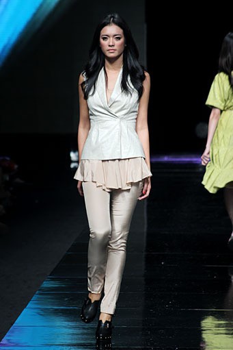 Barli Asmara The Body Shop in Collaboration. Jakarta Fashion Week 2012. Pacific Place. Ground Floor. Jakarta. [Foto: Mohammad Abduh/Wolipop]