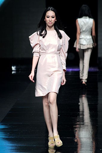 Barli Asmara The Body Shop in Collaboration. Jakarta Fashion Week 2012. Pacific Place. Ground Floor. Jakarta. [Foto: Mohammad Abduh/Wolipop]