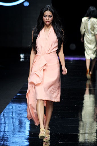 Barli Asmara The Body Shop in Collaboration. Jakarta Fashion Week 2012. Pacific Place. Ground Floor. Jakarta. [Foto: Mohammad Abduh/Wolipop]