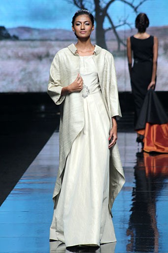 Auguste Soesastro Restu Bumi. Dewi Fashion Knight. Jakarta Fashion Week 2012 at Pacific Place Ground Floor. Jakarta. [Foto: Mohammad Abduh/Wolipop]