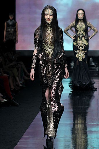 Sapto Djojokartiko Sang Radeng Girah Dewi Fashion Knight. Jakarta Fashion Week 2012 at Pacific Place Ground Floor. Jakarta. [Foto: Mohammad Abduh/Wolipop]