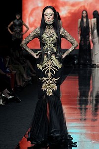 Sapto Djojokartiko Sang Radeng Girah Dewi Fashion Knight. Jakarta Fashion Week 2012 at Pacific Place Ground Floor. Jakarta. [Foto: Mohammad Abduh/Wolipop]