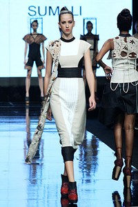 Erliana Sumali Variation Unit Lomba Perancang Mode 2011. Jakarta Fashion Week 2012 at Pacific Place Ground Floor. Jakarta. [Foto: Mohammad Abduh/Wolipop]