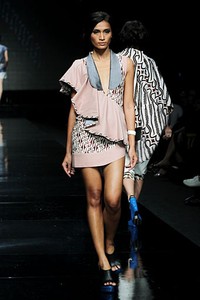 Albert Ferdy Sibarani Office Goddess. Lomba Perancang Mode 2011. Jakarta Fashion Week 2012 at Pacific Place Ground Floor. Jakarta. [Foto: Mohammad Abduh/Wolipop]