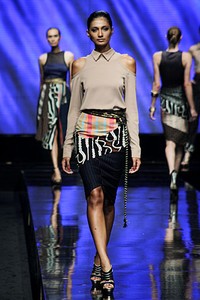 Delly Andriani Geometrikal Batik Lomba Perancang Mode 2011. Jakarta Fashion Week 2012 at Pacific Place Ground Floor. Jakarta. [Foto: Mohammad Abduh/Wolipop]