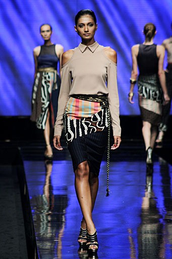 Delly Andriani Geometrikal Batik Lomba Perancang Mode 2011. Jakarta Fashion Week 2012 at Pacific Place Ground Floor. Jakarta. [Foto: Mohammad Abduh/Wolipop]