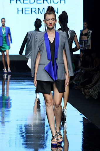 Friederich Herman Perspective Lomba Perancang Mode 2011. Jakarta Fashion Week 2012 at Pacific Place Ground Floor. Jakarta. [Foto: Mohammad Abduh/Wolipop]