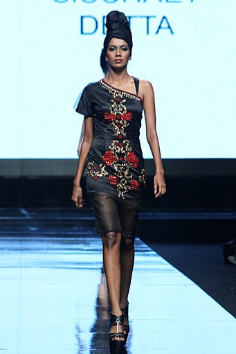 Sischaet Detta Rahajeng Wengi, Mademoiselle. Lomba Perancang Mode 2011. Jakarta Fashion Week 2012 at Pacific Place Ground Floor. jakarta. [Foto: Mohammad Abduh/Wolipop]