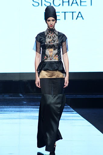 Sischaet Detta Rahajeng Wengi, Mademoiselle. Lomba Perancang Mode 2011. Jakarta Fashion Week 2012 at Pacific Place Ground Floor. jakarta. [Foto: Mohammad Abduh/Wolipop]