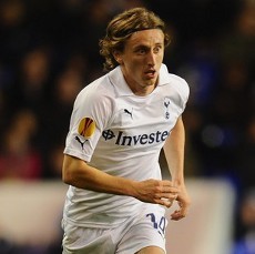 Spurs Siap Berjuang Pertahankan Modric
