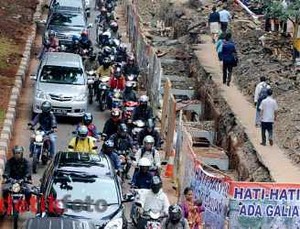 Waspada! 1.000 Titik Jalan Rusak Hantui Jakarta