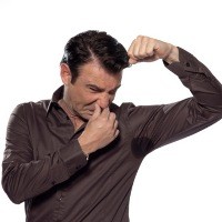 Pria yang Punya Penyakit Kelamin Keringatnya Berbau Busuk