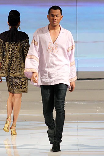 Jakarta, Indonesia - 23 November. Ramli 36 Tahun Berkarya at Ballroom Hotel Shangri-La. 23 November 2011. Jakarta. [Foto: Mohammad Abduh/Wolipop]