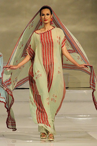 Jakarta, Indonesia - 23 November. Ramli 36 Tahun Berkarya at Ballroom Hotel Shangri-La. 23 November 2011. Jakarta. [Foto: Mohammad Abduh/Wolipop]