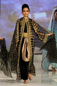 Jakarta, Indonesia - 23 November. Ramli 36 Tahun Berkarya at Ballroom Hotel Shangri-La. 23 November 2011. Jakarta. [Foto: Mohammad Abduh/Wolipop]