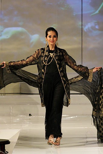 Jakarta, Indonesia - 23 November. Ramli 36 Tahun Berkarya at Ballroom Hotel Shangri-La. 23 November 2011. Jakarta. [Foto: Mohammad Abduh/Wolipop]