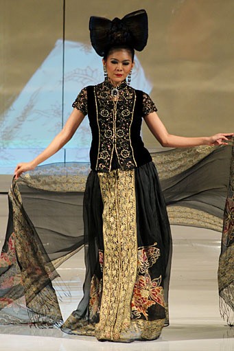 Jakarta, Indonesia - 23 November. Ramli 36 Tahun Berkarya at Ballroom Hotel Shangri-La. 23 November 2011. Jakarta. [Foto: Mohammad Abduh/Wolipop]