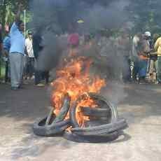 Verifikasi Ditunda, Demo Warga 18 RT Desa Mindi Membubarkan Diri