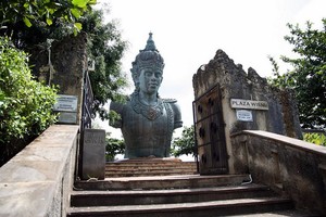Garuda Wisnu Kencana, Antara Bali dengan Dunia