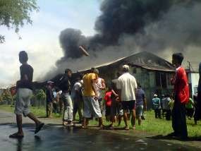 Pabrik Pembuatan Wadah Telur Terbakar