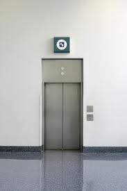 Seorang Wanita Tewas dalam Kecelakaan Lift di New York