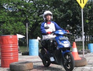 Anak Sekolah ke Jalanan Tanpa SIM Disayangkan