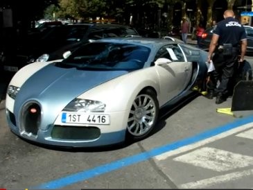 Parkir Sembarangan, Mobil Termahal di Dunia Digembok Polisi