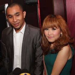 Ditanya Soal Rebut Tunangan Orang, Ayu Ting Ting Ngacir