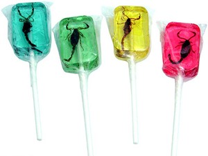 Nyam..Nyam.. Lolipop Kalajengking dan Popcorn Tom Yum