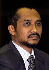Abraham & Busyro Bergandengan Tangan ke Istana
