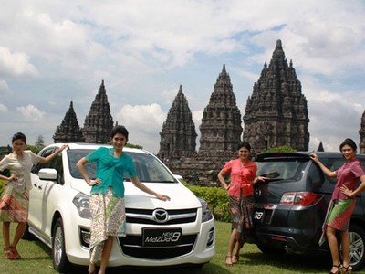 Ara Bergaya Bareng New Mazda8