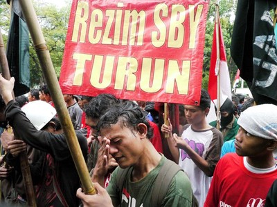Mahasiswa Longmarch Menuju Istana Negara