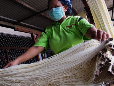 Misua Bertahan Dari Serbuan Mie Instan