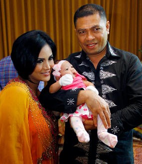 Krisdayanti Gelar Upacara Adat Timor untuk Amora 