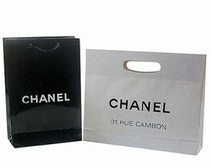 Tas Belanja Branded Palsu Jadi Tren di China
