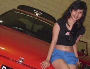 Febby, Si Kembang Kontes Modif