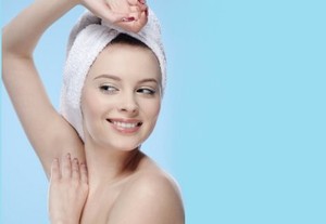 Mana Lebih Sehat, Punya Rambut di Ketiak atau Dicukur?