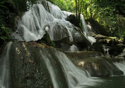 Sesejuk Air Terjun Matabuntu Makassar