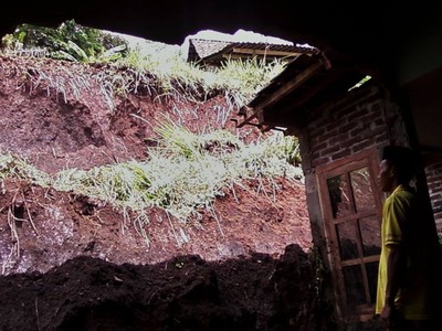 Longsor Rusak 29 Rumah Warga