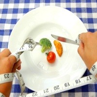 Makan Sedikit Bikin Otak Awet Muda
