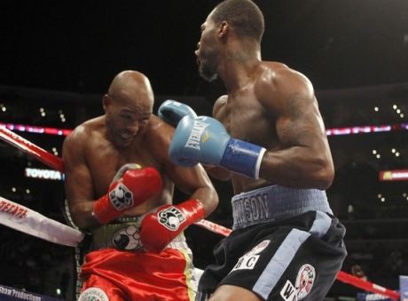 WBC Perintahkan Tarung Ulang Hopkins-Dawson