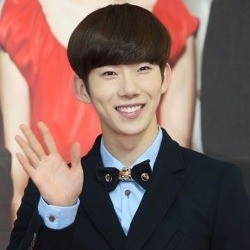 Jo Kwon Siap Jadi Britney Spears di Konser Natal