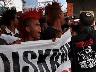 Punkers Makassar Kecam Polisi