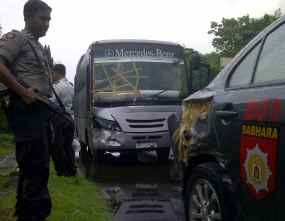 Bus Pengangkut Imigran Gelap Sempat Alami Kecelakaan Beruntun