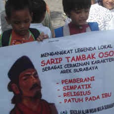 Hari Ibu, Siswa SD SAIMS Angkat Legenda Lokal Sarip Tambak Oso