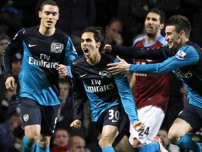 Gol Benayoun Menangkan Arsenal