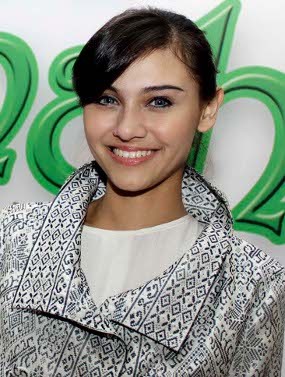 Zee Zee Shahab Sempat Kaget Tidur Bareng Prabu Revolusi